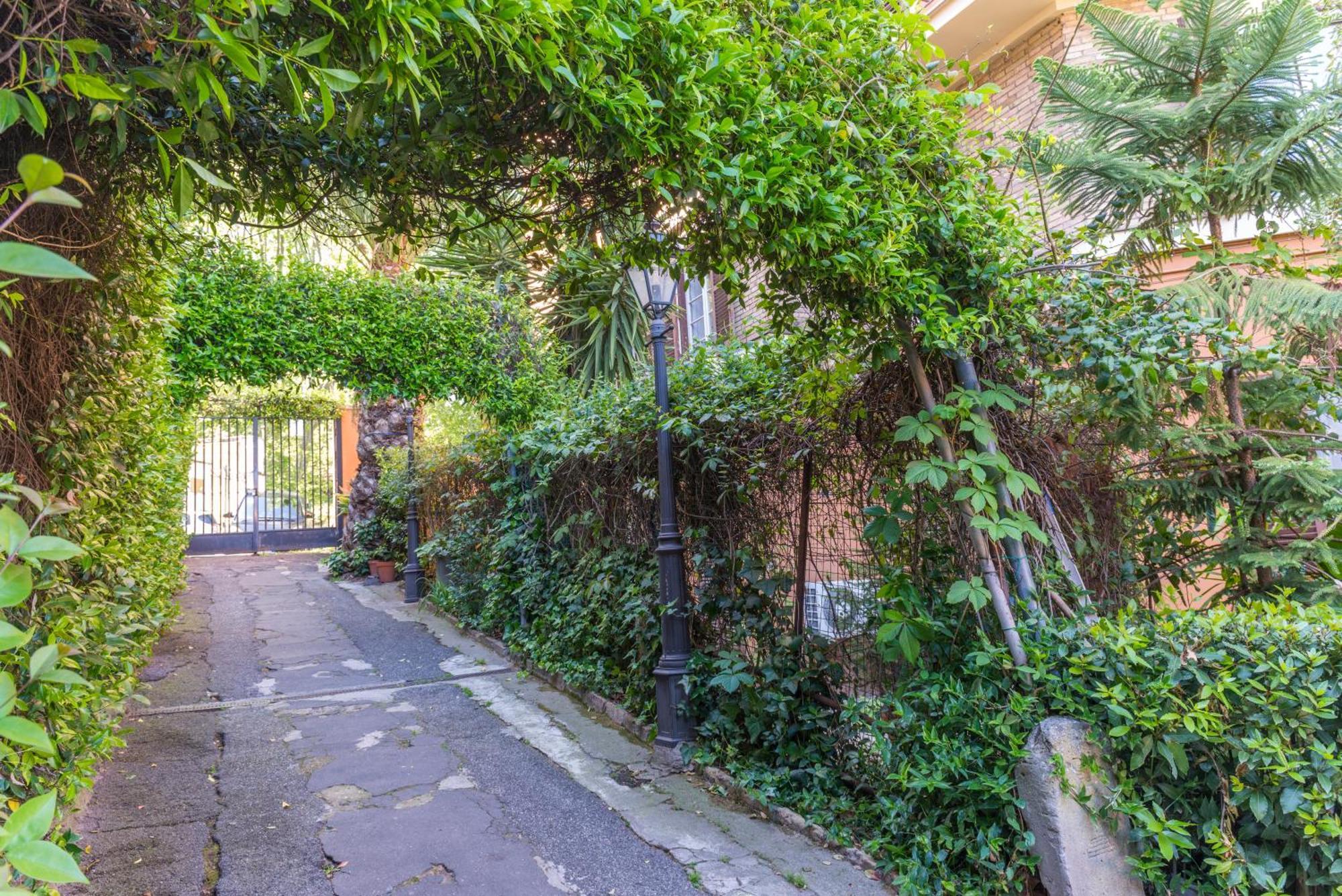 Studio In Trastevere Village โรม ภายนอก รูปภาพ